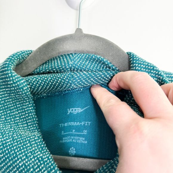 Nike Yoga Luxe Pullover Womens Cowl Neck Therma-Fit Dri-Fit Sweatshirt Small NEW - Picture 9 of 10